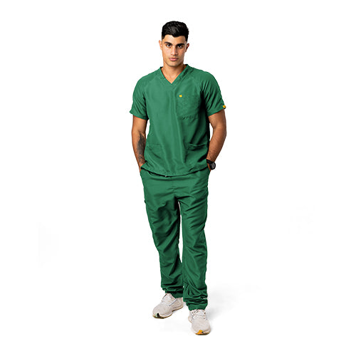 Uniforme Caballero Esencial Cuello V Pantalón Clasico