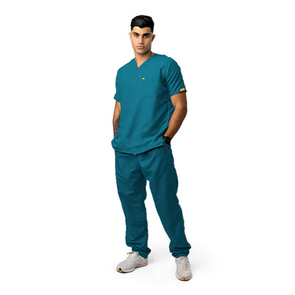 Uniforme Caballero Esencial Cuello V Pantalón Clasico